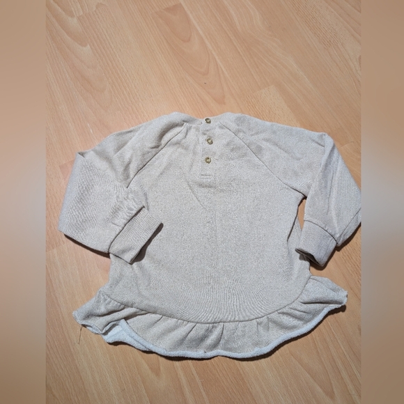 🛍️4 For $15🛍️Kardashian Kids Cream Sweatshirt and Jogger Set Cream/Gold Style - Picture 4 of 9